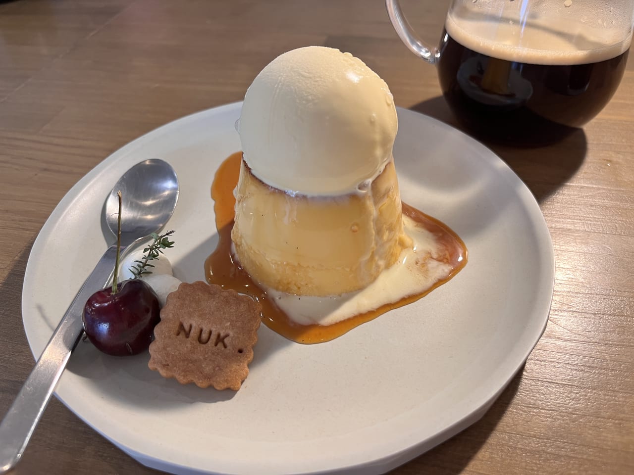 自家製プリンとホットコーヒー