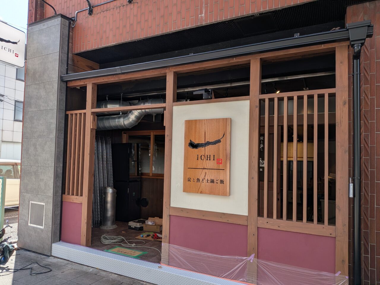 2026/10/28前橋市本町で改装中の「ICHI」の店内入口を撮影
